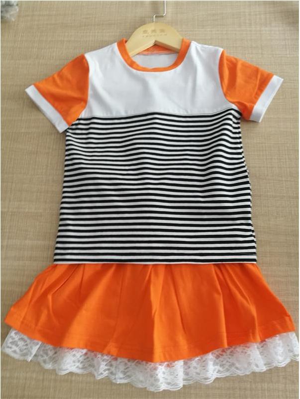 外國校服與國內(nèi)校服的對比介紹